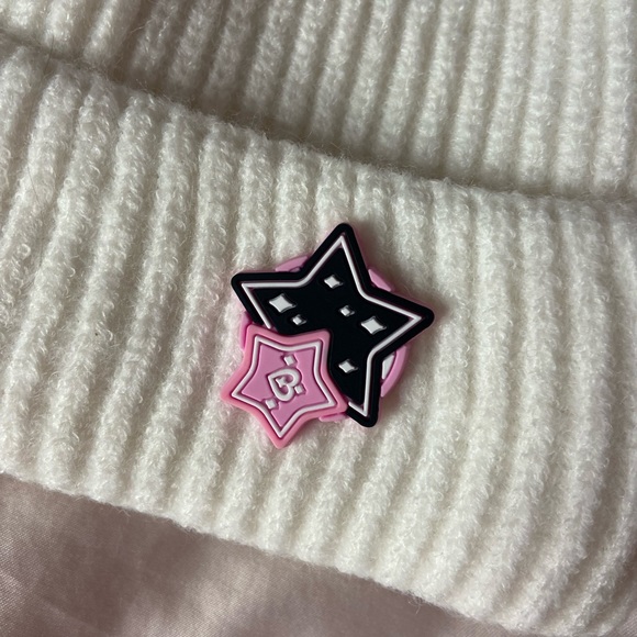 Beanie with decal - Picture 3 of 3